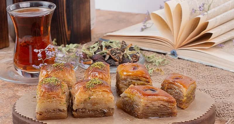 تصویر 2 از باقلوا قزوین با طعم ماندگار و عطر کره تازه